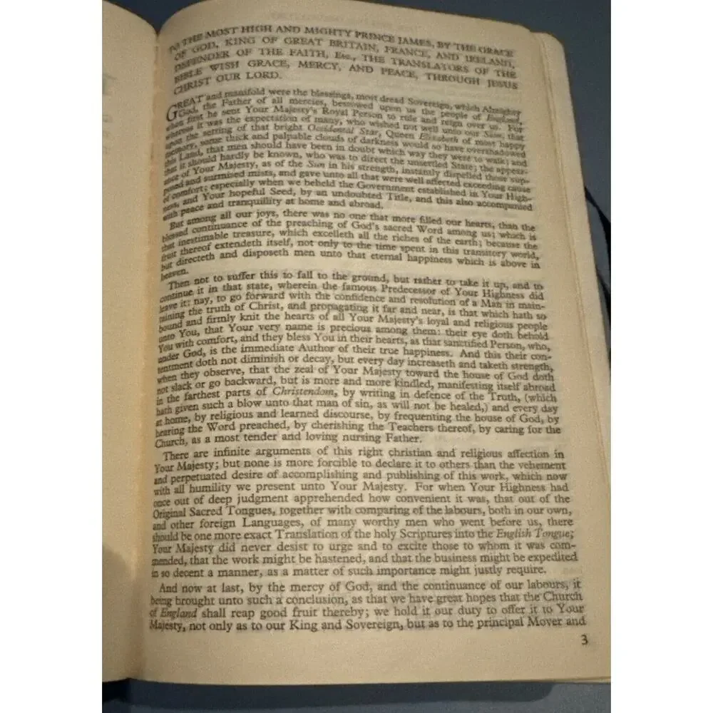 HOLY BIBLE ILLUSTRATED Oxford Self-Pronouncing Edition VTG King‎ James READ